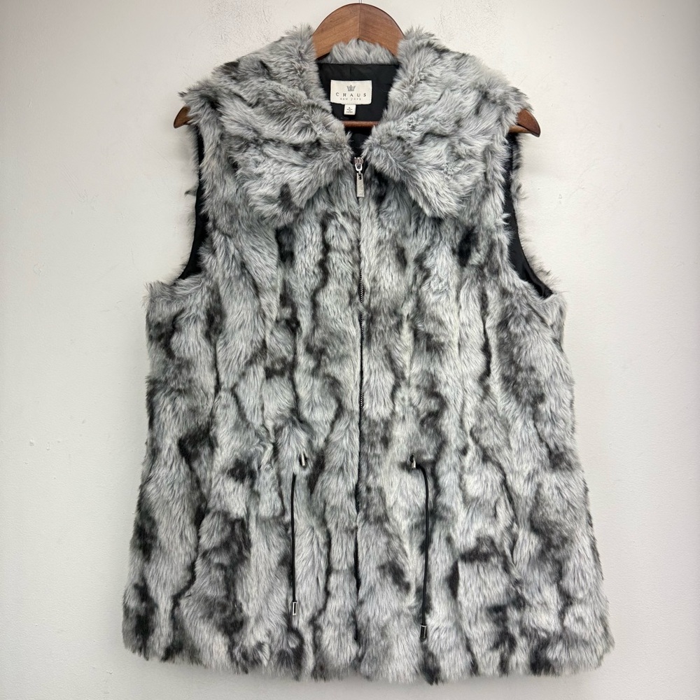 Chaus New York size Large Women’s Gray Faux Fur Full Zip Vest